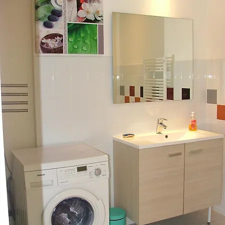 Pierre House Hébergement de vacances *